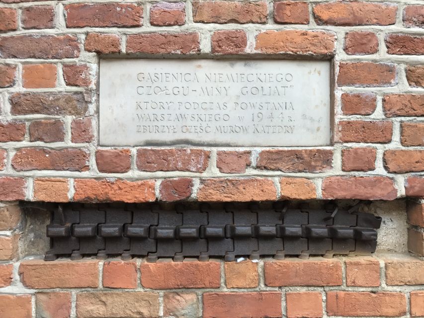 Warsaw: Old Town Guided Walking Tour - The City Wall Remnants and the Barbican