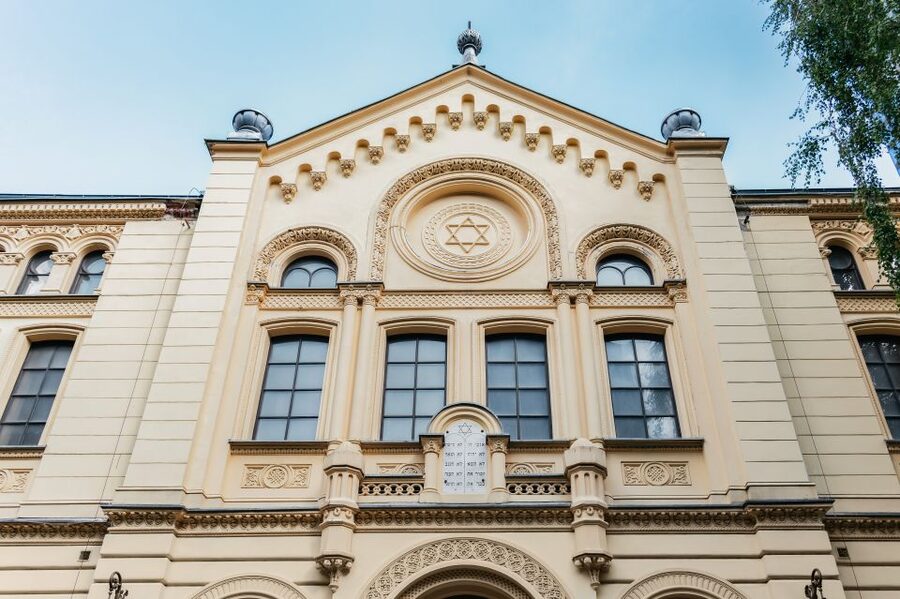 Warsaw: Warsaw Ghetto Private Walking Tour with Hotel Pickup - Key takeaways before you go