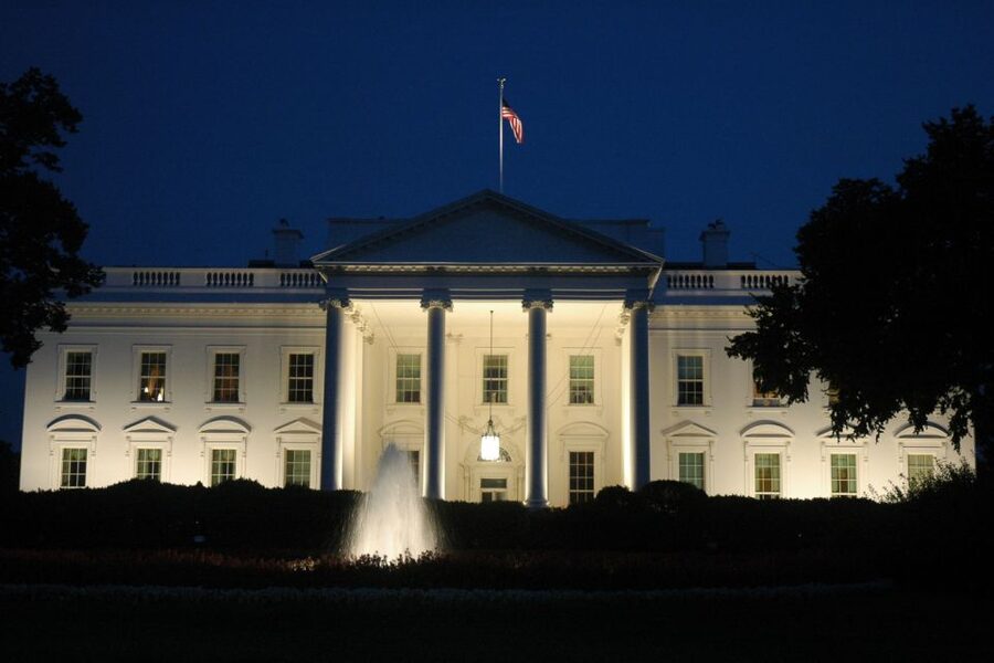 Washington DC: Night Tour with 10+ Stops, Admission Tickets - Why a moonlit bus tour works better than trying to DIY