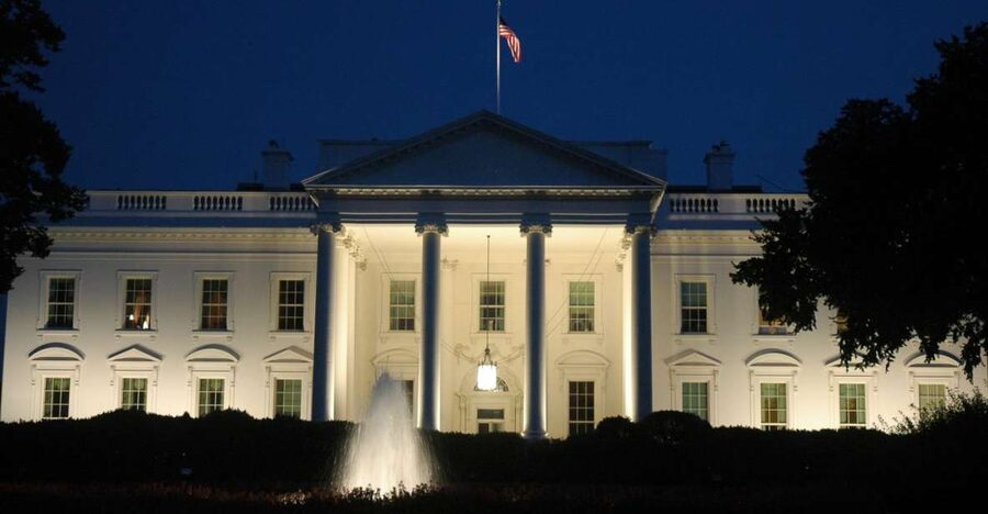 Washington DC: Night Tour with 10+ Stops, Admission Tickets - Meeting at the National Archives corner: the fastest way to start stress-free