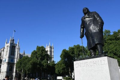 Westminster 3 Hour Walking Tour and Visit of Churchill War Rooms - Trafalgar Square and Whitehall: A Quick Hit of Power and Icons