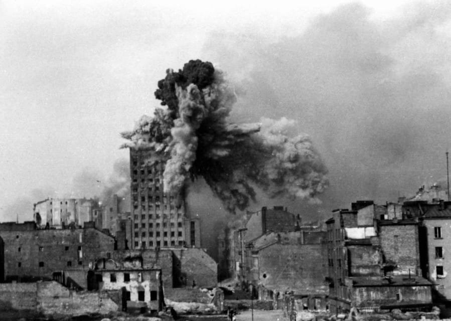 World War 2 in Warsaw walking tour in English - Walking WWII Warsaw: What You See Is the Lesson