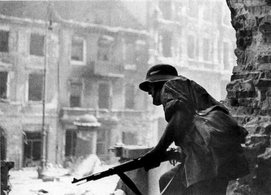 World War 2 in Warsaw walking tour in English - Should You Book Orange Umbrella Tours Warsaw WWII Walking Tour?