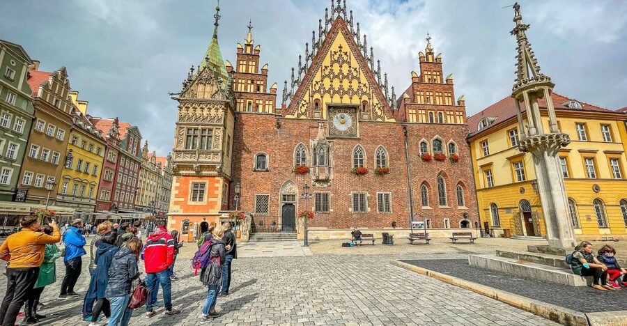 Wrocław: Old Town and Ostrów Tumski Walking Tour in English - Key things you’ll enjoy on this Wrocław tour