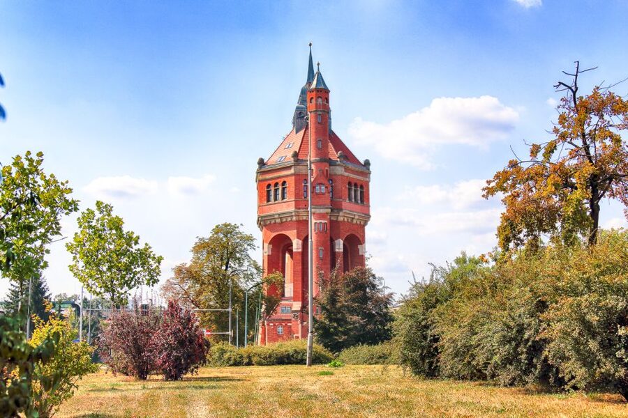 Wroclaw: Private Old Town Guided Walking Tour (2 hours) - Wrocław Cathedral and the Oder promenade: ending with views that make sense