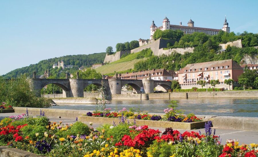 Würzburg: Guided Walking Tour - St. Mary Chapel and the late Gothic vibe of Marienkapelle