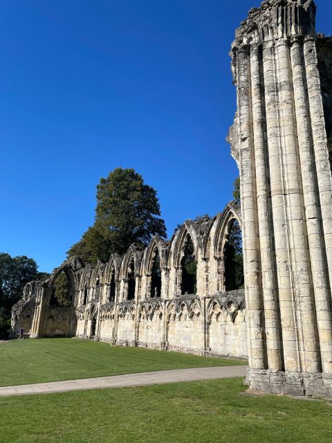 York: J&M’s City Sightseeing and History Walking Tour - What makes the guide style matter on this tour