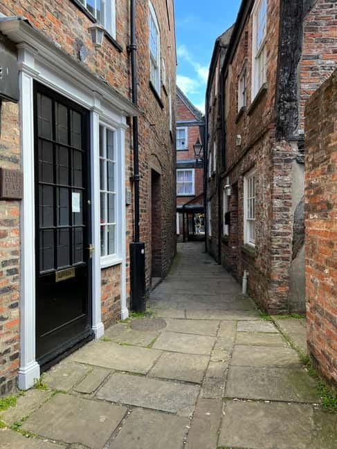York’s Snickelways Story Walking Tour - The 1.5-hour flow: how the route keeps you moving (and noticing)