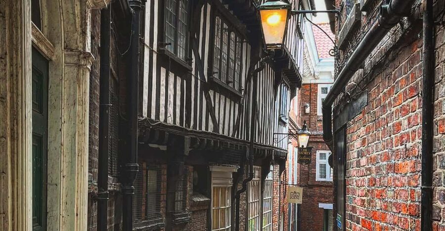 York’s Snickelways Story Walking Tour - Bookbinder’s Alley, Starre Yard, Coffee Yard, and Grape Lane (aka where the photos happen)