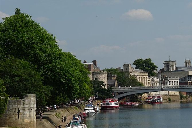 York Walls Private Walking Tour - Why York City Walls feel different with a guide