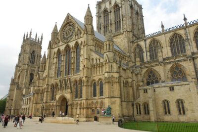 York Witches and History Walking Tour - The witchy storytelling style: character, timing, and how it lands