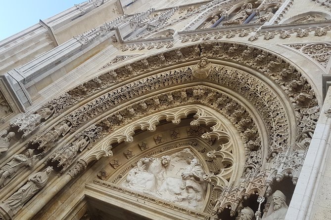 Zagreb Unveiled: Private walking tour with a local guide - Tunel Gric and the Lotrščak area: when history gets real