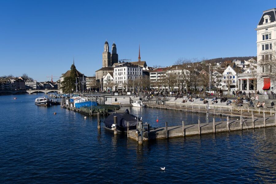 Zurich Old Town Walking Tour: 2-Hours - Price, Zürich Card discount, and why $16 can feel like a bargain