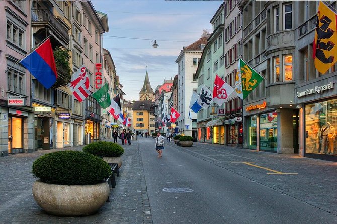 Zurich Walking Tour With Cruise and Aerial Cable Car - Lindenhof Hill: the quick climb that pays off with views